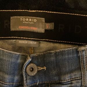 Torrid “Bombshell Skinny” 14s, premium stretch